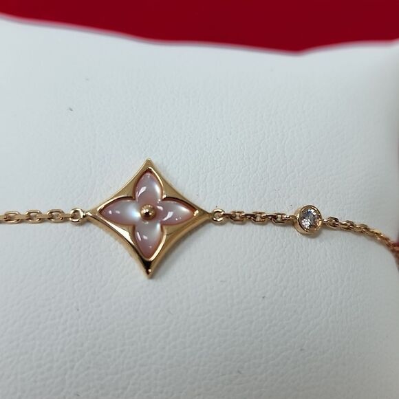 Louis Vuitton BLOSSOMS Pink Mother of Pearl and Diamond 18K Rose Gold Bracelet - Picture 2 of 4